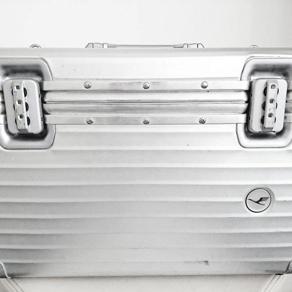 RIMOWA + LUFTHANSA + LEICA - Picture 2 of 16